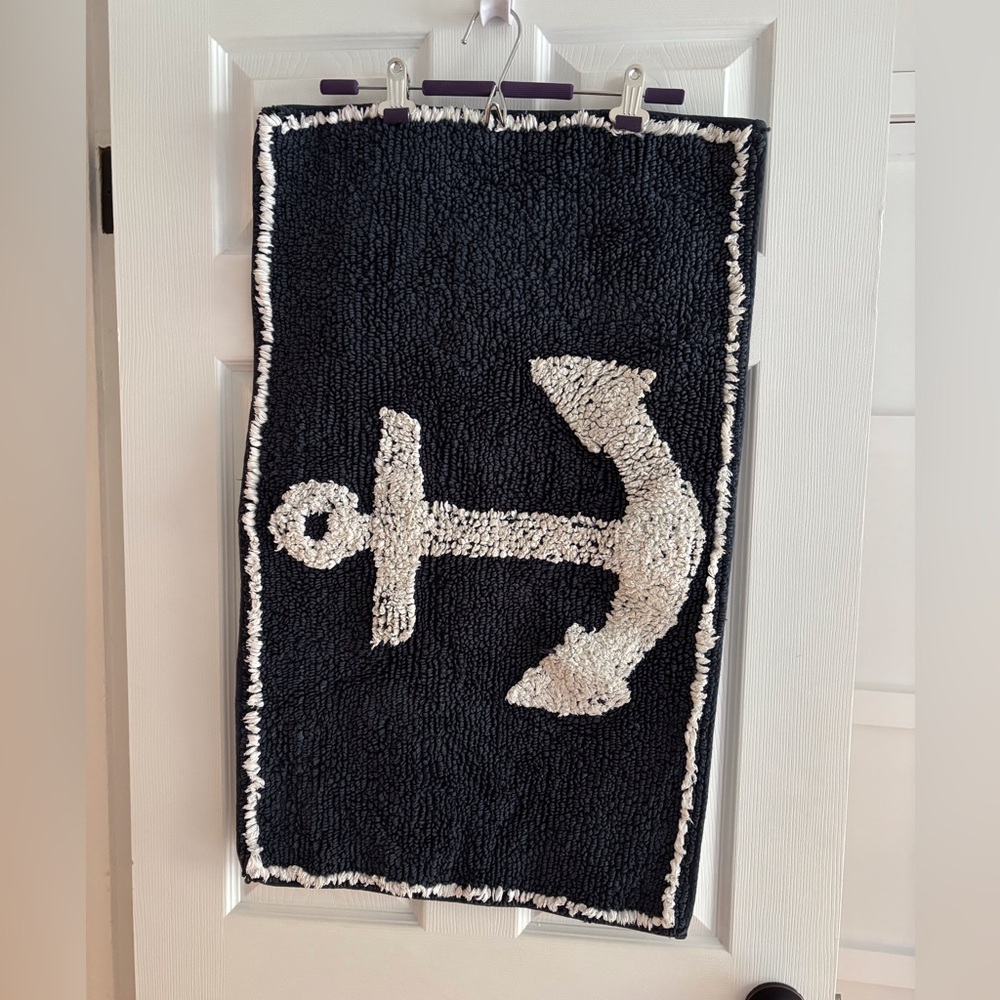 Nautical Anchor Bath Mat in Navy and White